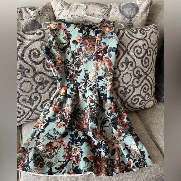 dress - Picture 1 of 1